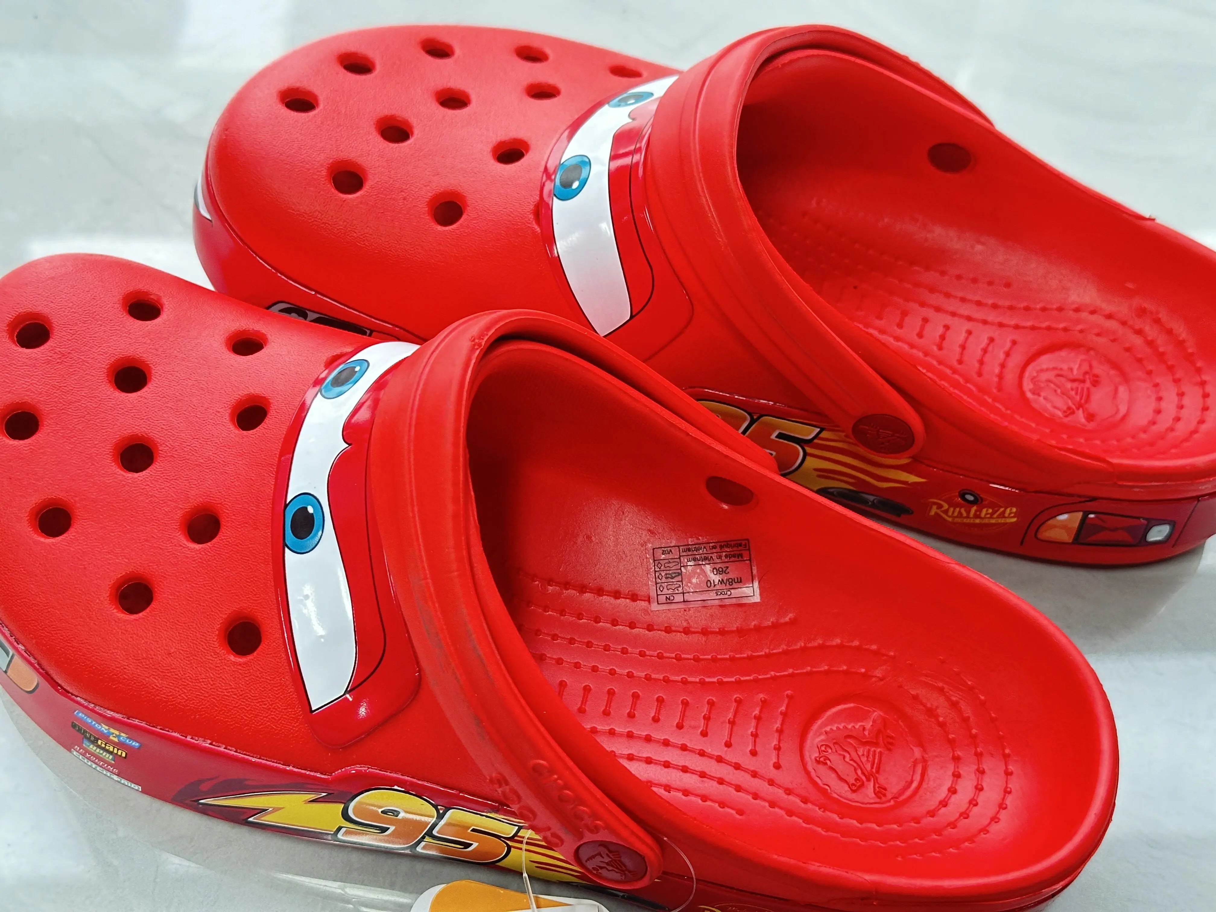 🏎️ Disney McQueen Pixar Cartoon Crocs – Casual Comfort for Little Racers! 🚗💨